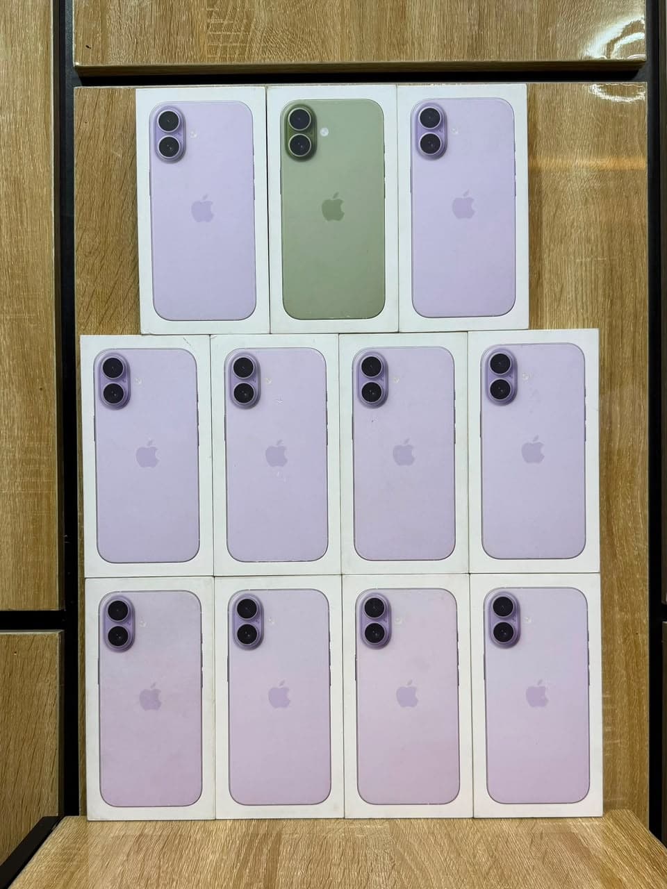 Brand new iPhone 17 (512gb)
