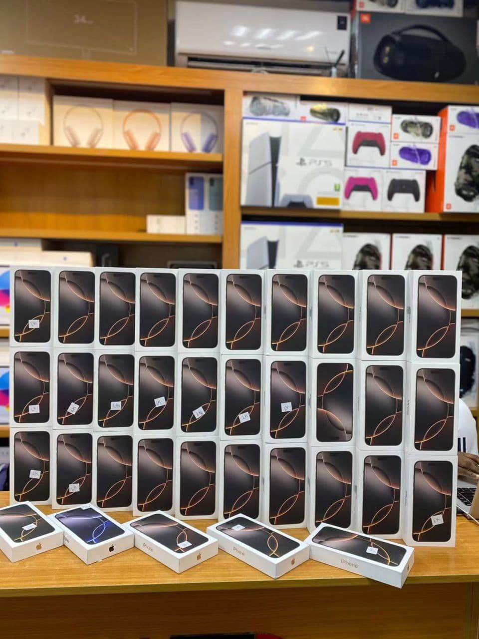 Brand new iPhone 16 Pro Max || 256GB